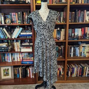 VINCE camuto nwot zebra stripe asymetrical hem wrap dress sz s